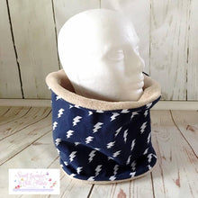 Load image into Gallery viewer, Handmade Soft and Cosy NeckWarmer